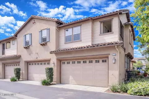 3262 London Ln, Oxnard, CA 93036