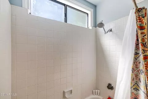 Bath - 13954 Keisha Dr, Moorpark, CA 93021 photo 3 of 6