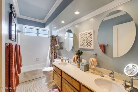 Bath - 13954 Keisha Dr, Moorpark, CA 93021 photo 2 of 6