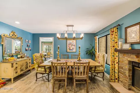 Dining - 13954 Keisha Dr, Moorpark, CA 93021 photo 4 of 8