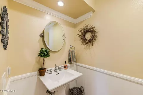 Bath - 13954 Keisha Dr, Moorpark, CA 93021 photo 1 of 6