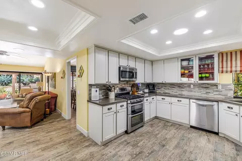 Kitchen - 13954 Keisha Dr, Moorpark, CA 93021 photo 2 of 4