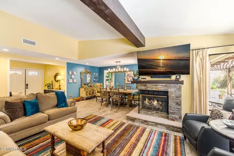 Living - 13954 Keisha Dr, Moorpark, CA 93021 photo 3 of 6