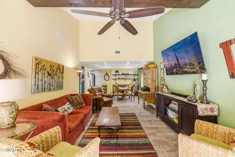 Living - 13954 Keisha Dr, Moorpark, CA 93021 photo 5 of 6