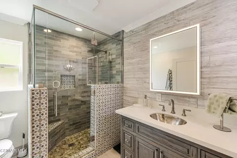 Bath - 13954 Keisha Dr, Moorpark, CA 93021 photo 5 of 6