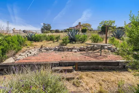 Exterior - 13954 Keisha Dr, Moorpark, CA 93021 photo 14 of 17