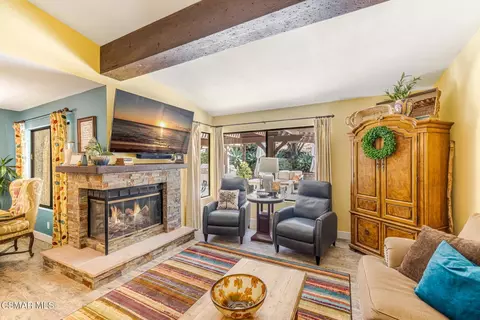 Living - 13954 Keisha Dr, Moorpark, CA 93021 photo 4 of 6