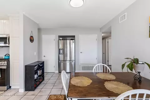 Dining - 1346 Sevilla St, Camarillo, CA 93010 photo 1 of 2