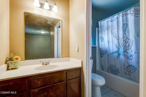 Bath - 15707 Lanfair Ave, Lancaster, CA 93535 photo 3 of 3