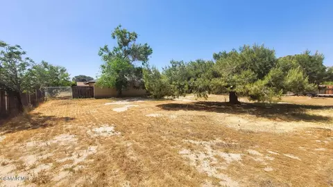 Exterior - 15707 Lanfair Ave, Lancaster, CA 93535 photo 4 of 5