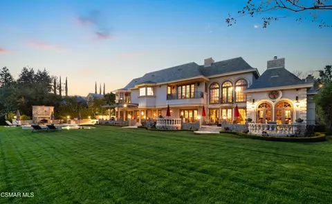 240 W Stafford Rd, Thousand Oaks, CA 91361