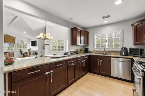 Kitchen - 604 Charles St, Moorpark, CA 93021 photo 2 of 2