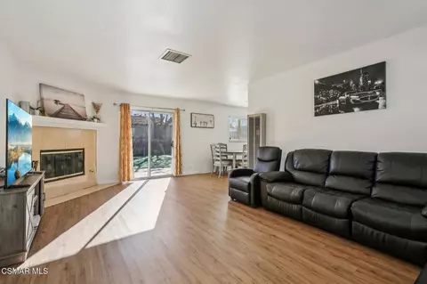 546 E Nugent St, Lancaster, CA 93535
