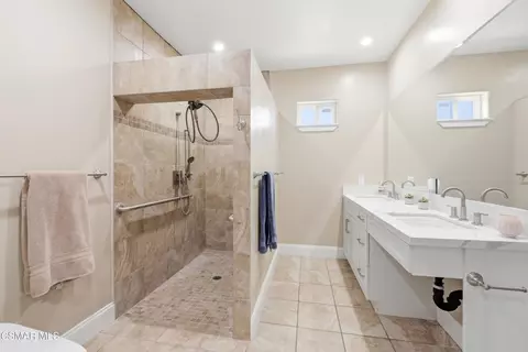 Bath - 3490 Trego Ct, Simi Valley, CA 93065 photo 2 of 8