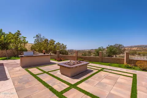 Exterior - 3490 Trego Ct, Simi Valley, CA 93065 photo 3 of 18