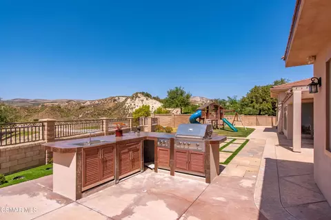 Exterior - 3490 Trego Ct, Simi Valley, CA 93065 photo 10 of 18