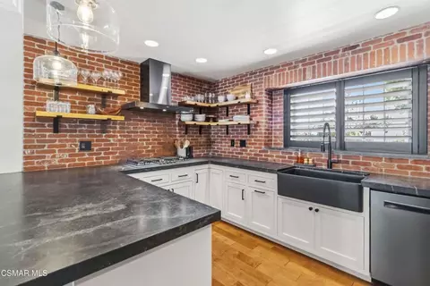 Kitchen - 1003 Mesa Dr, Camarillo, CA 93010 photo 1 of 5