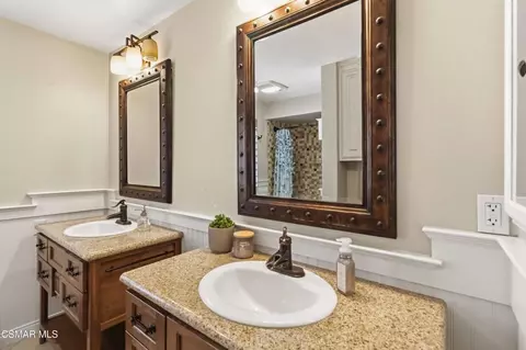 Bath - 1003 Mesa Dr, Camarillo, CA 93010 photo 4 of 5
