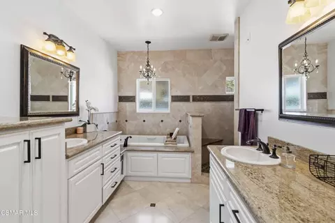 Bath - 1003 Mesa Dr, Camarillo, CA 93010 photo 2 of 5