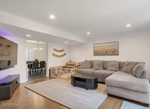 13960 Oxnard St, Valley Glen, CA 91401