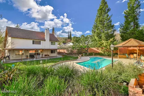 5260 Edgeware Dr, Agoura Hills, CA 91301