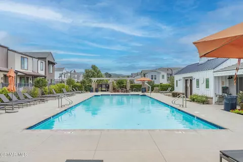 Exterior - 201 Red Brick Dr #1, Simi Valley, CA 93065 photo 8 of 9
