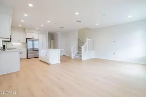 Living - 201 Red Brick Dr #1, Simi Valley, CA 93065 photo 5 of 5