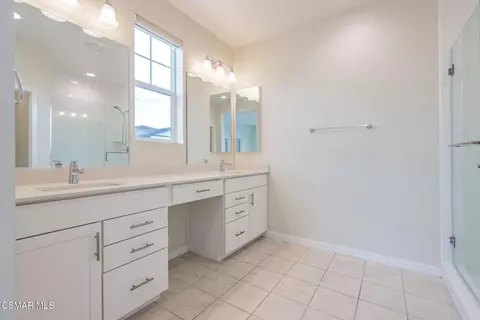 Bath - 201 Red Brick Dr #1, Simi Valley, CA 93065 photo 2 of 5