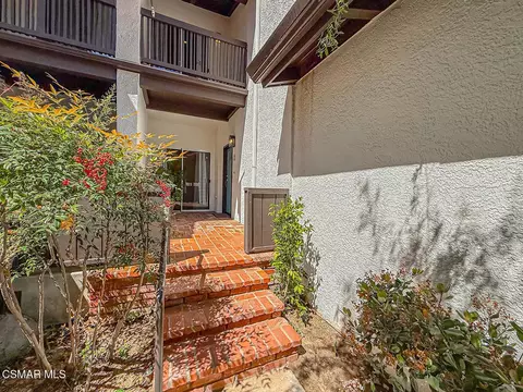 5423 Spanish Oak Ln #C, Oak Park, CA 91377