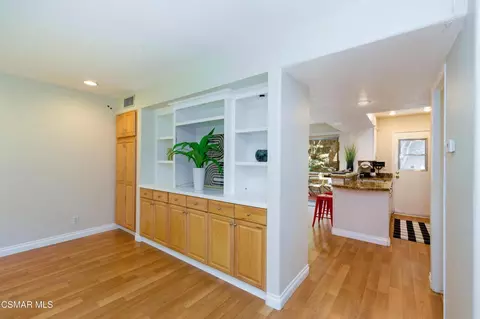 27448 Country Glen Rd, Agoura Hills, CA 91301