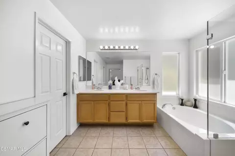 Bath - 3216 Desert Sage Ct, Simi Valley, CA 93065 photo 2 of 4