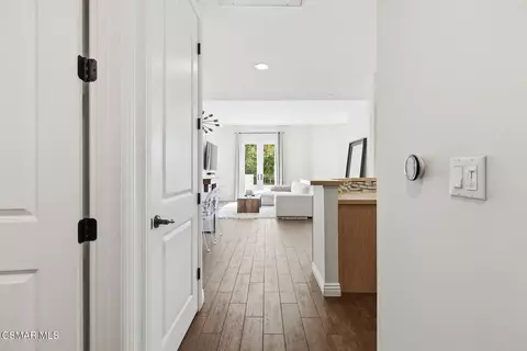 Entry Way - 4541 Colfax Ave #101, Studio City, CA 91602 photo 1 of 1