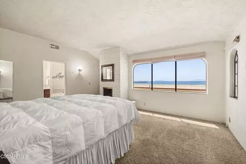 Bedroom - 3505 Ocean Dr, Oxnard, CA 93035 photo 1 of 3