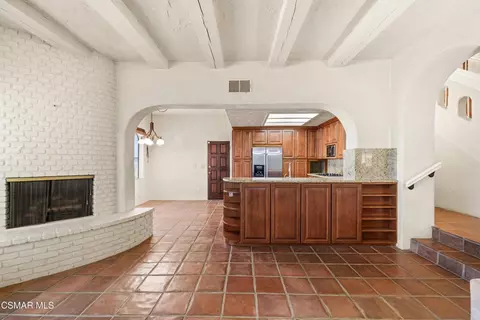 Kitchen - 3505 Ocean Dr, Oxnard, CA 93035 photo 1 of 3