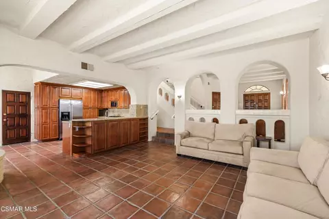 Living - 3505 Ocean Dr, Oxnard, CA 93035 photo 3 of 3