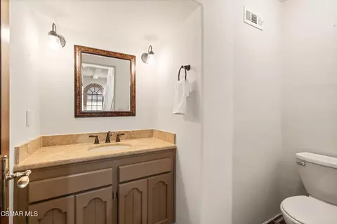 Bath - 3505 Ocean Dr, Oxnard, CA 93035 photo 1 of 5