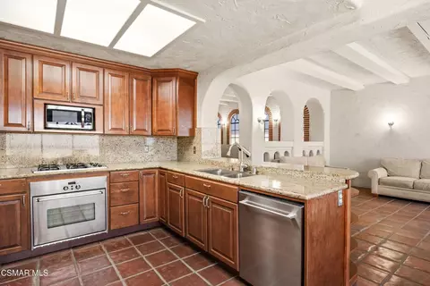 Kitchen - 3505 Ocean Dr, Oxnard, CA 93035 photo 3 of 3