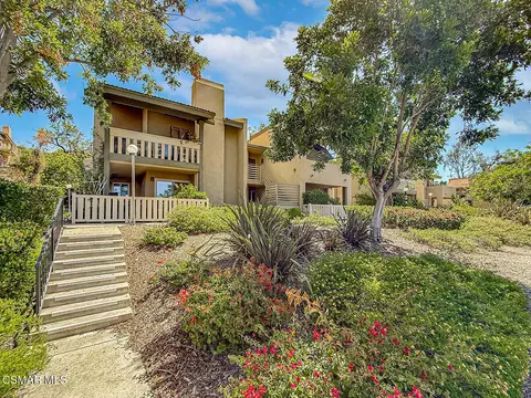 224 Oak Leaf Dr #105, Thousand Oaks, CA 91360