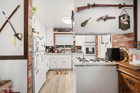 Kitchen - 1559 Buckskin Ave, Simi Valley, CA 93065 photo 1 of 3