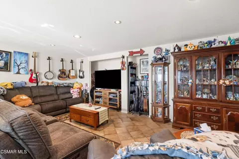 Living - 1559 Buckskin Ave, Simi Valley, CA 93065 photo 2 of 2