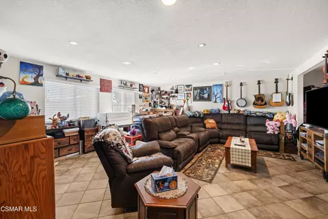 Living - 1559 Buckskin Ave, Simi Valley, CA 93065 photo 1 of 2