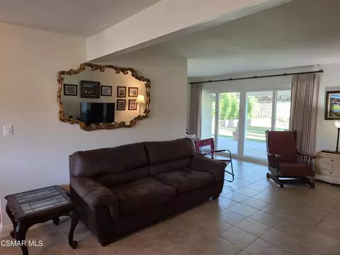 Living - 4590 Fort Worth Dr, Simi Valley, CA 93063 photo 2 of 4