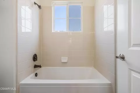 Bath - 318 Loire Valley Dr, Simi Valley, CA 93065 photo 6 of 7