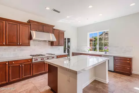 Kitchen - 318 Loire Valley Dr, Simi Valley, CA 93065 photo 2 of 6