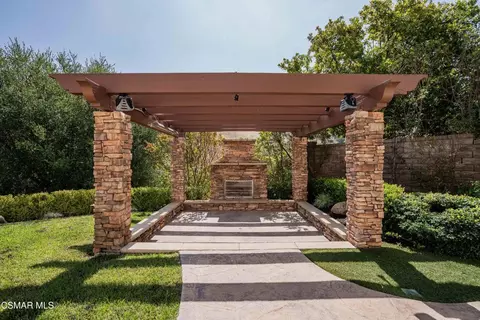 Exterior - 318 Loire Valley Dr, Simi Valley, CA 93065 photo 9 of 9