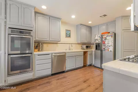 5200 White Oak Ave #30, Encino, CA 91316