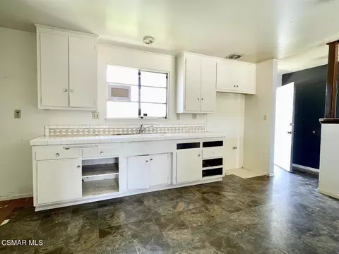 Kitchen - 1634 Arcane St, Simi Valley, CA 93065 photo 3 of 3
