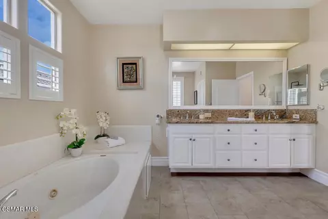 Bath - 3978 Timberridge Rd, Moorpark, CA 93021 photo 3 of 5