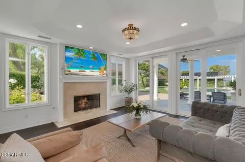 Living - 1917 Brittany Park Rd, Camarillo, CA 93012 photo 2 of 5