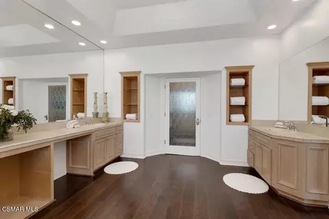 Bath - 1917 Brittany Park Rd, Camarillo, CA 93012 photo 3 of 5